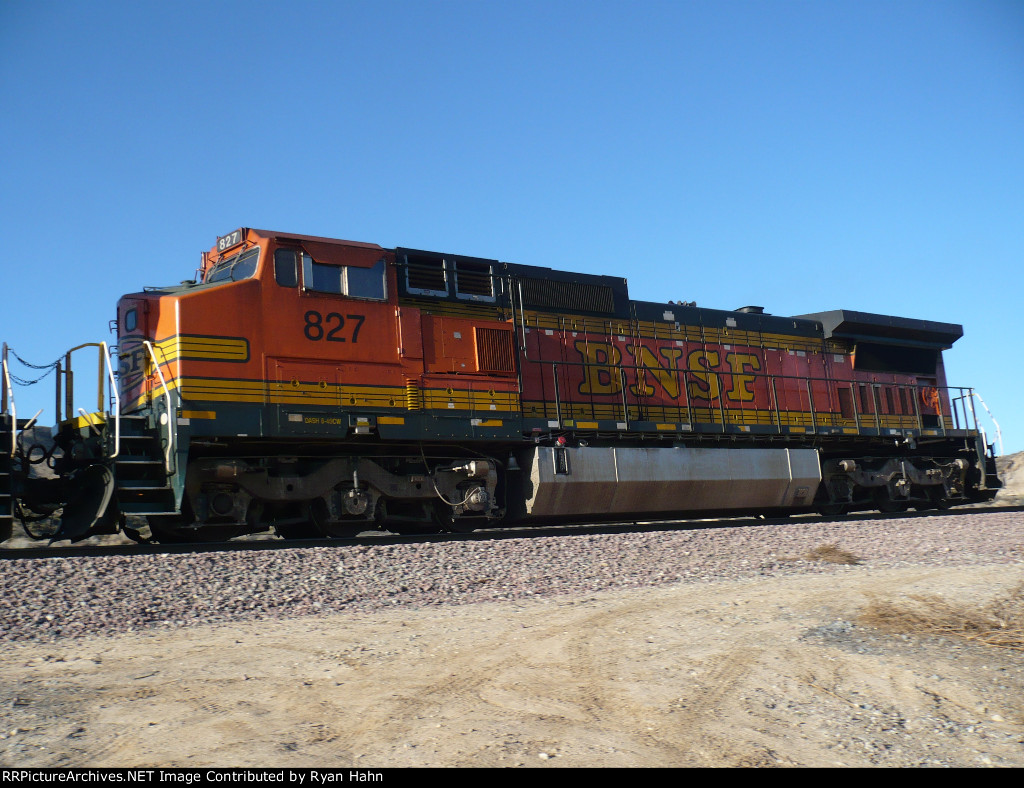 BNSF Dash 8 827 Westbound